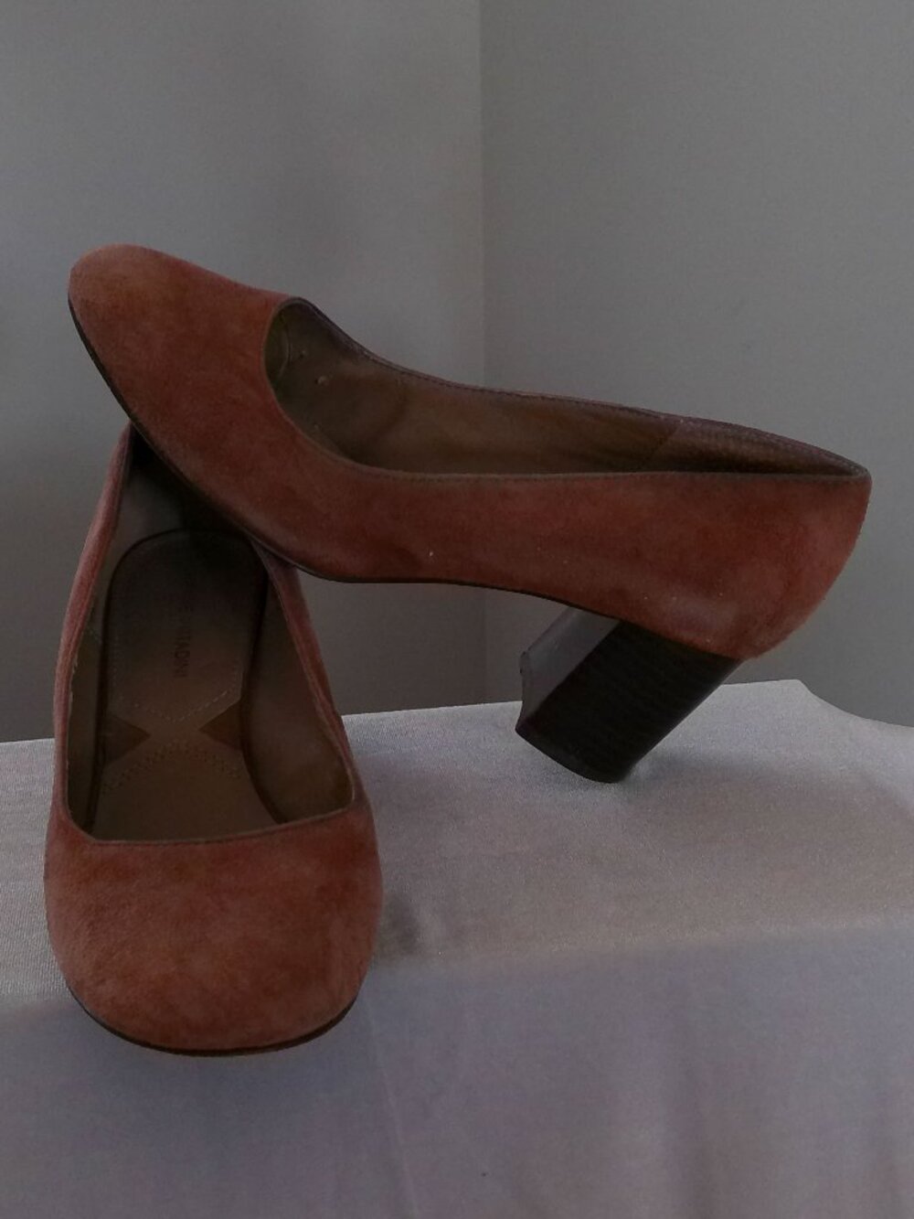 ADRIENNE VITTADINI Copper Tan Leather Pumps w/2 1/2"Brown Wood Heal Size 7.5M